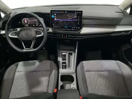 Photo 7 Volkswagen Golf 1.5 eHybrid 204 DSG6 VW Edition