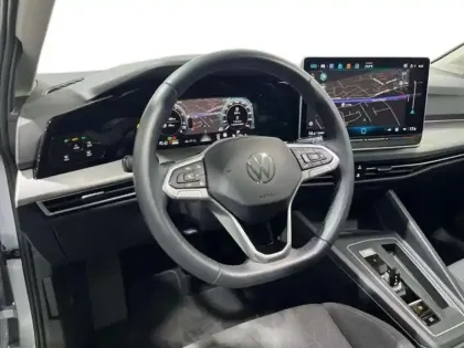 Photo 8 Volkswagen Golf 1.5 eHybrid 204 DSG6 VW Edition