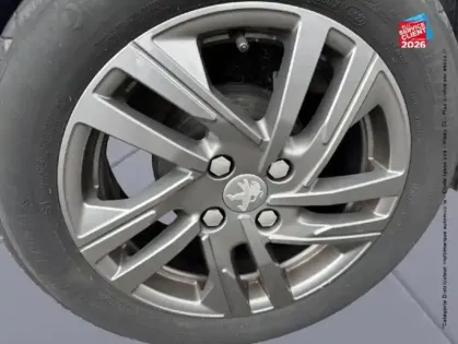 Photo 9 Peugeot 208  e- 136ch Allure