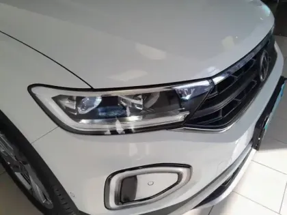 Photo 7 Volkswagen T-roc  1.5 TSI Evo2 150ch VW Edition DSG7