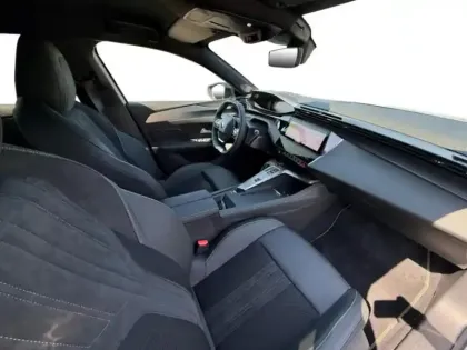 Photo 8 Peugeot 408  Hybrid 145ch GT e-DCS6