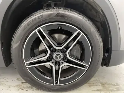 Photo 41 Mercedes GLB  200 d 8G-DCT