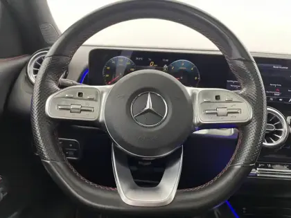 Photo 61 Mercedes GLB  200 d 8G-DCT