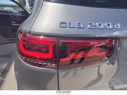 Photo 17 Mercedes GLB  200 d 8G-DCT
