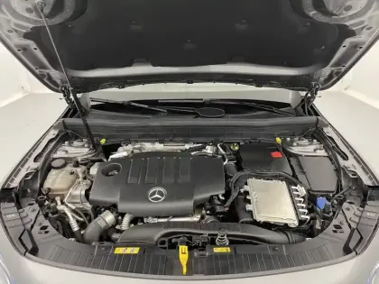 Photo 55 Mercedes GLB  200 d 8G-DCT
