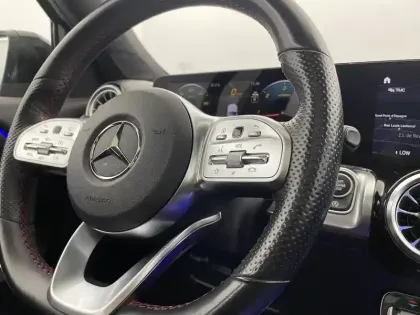 Photo 65 Mercedes GLB  200 d 8G-DCT