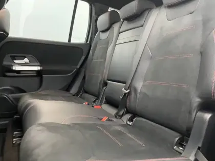 Photo 47 Mercedes GLB  200 d 8G-DCT