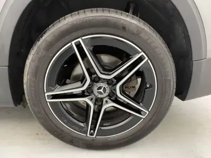 Photo 48 Mercedes GLB  200 d 8G-DCT