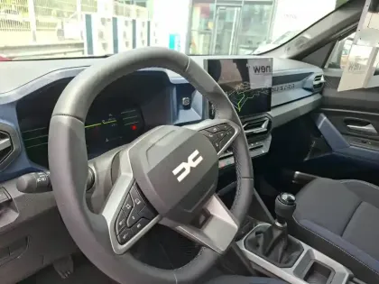 Photo 21 Dacia Duster  Mild Hybrid 130