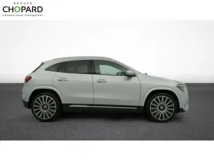 Photo 38 Mercedes GLA  200 d 8G-DCT