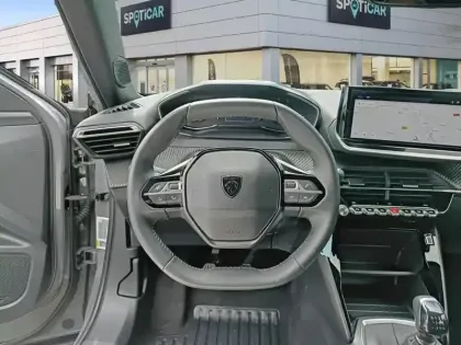 Photo 11 Peugeot 2008  PureTech 100 S&S BVM6 Active