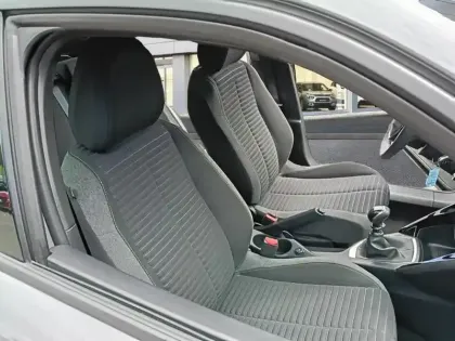 Photo 8 Peugeot 2008  PureTech 100 S&S BVM6 Active