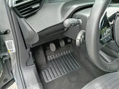 Photo 16 Peugeot 2008  PureTech 100 S&S BVM6 Active