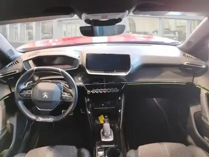 Photo 9 Peugeot 2008  PureTech 130 S&S EAT8 GT