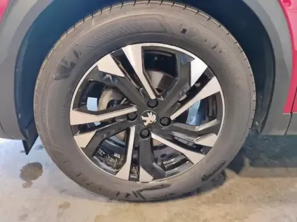 Photo 14 Peugeot 2008  PureTech 130 S&S EAT8 GT