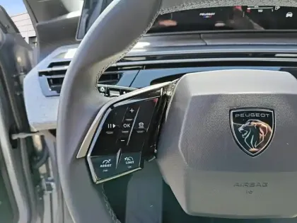 Photo 18 Peugeot 3008  Hybrid 136 e-DCS6 Allure