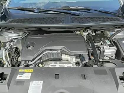 Photo 6 Peugeot 3008  Hybrid 136 e-DCS6 Allure
