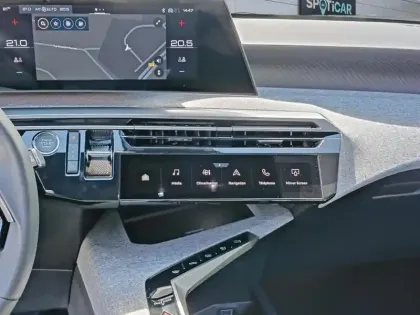 Photo 12 Peugeot 3008  Hybrid 136 e-DCS6 Allure