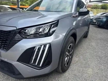 Photo 13 Peugeot 2008  Hybrid 145 e-DCS6 Style