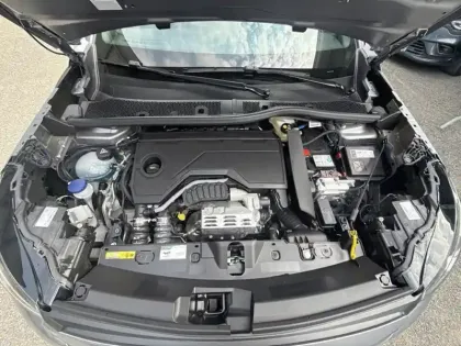 Photo 6 Peugeot 2008  Hybrid 145 e-DCS6 Style
