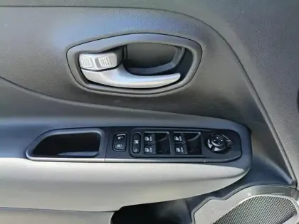 Photo 19 Jeep Renegade  1.5 Turbo T4 130 ch BVR7 e-Hybrid Summit
