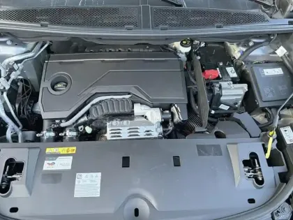 Photo 6 Peugeot 3008  Hybrid 145 e-DCS6 GT