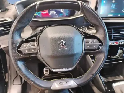 Photo 11 Peugeot 208  PureTech 100 S&S BVM6 GT