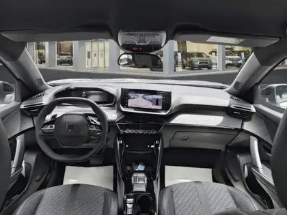 Photo 9 Peugeot 2008  Hybrid 145 e-DCS6 Allure