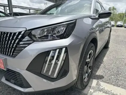 Photo 13 Peugeot 2008  Hybrid 145 e-DCS6 Allure