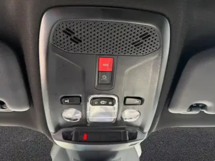 Photo 24 Peugeot 2008  Hybrid 145 e-DCS6 Allure