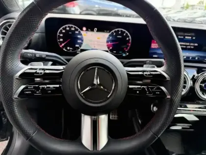 Photo 29 Mercedes Classe A 200 AMG Line
