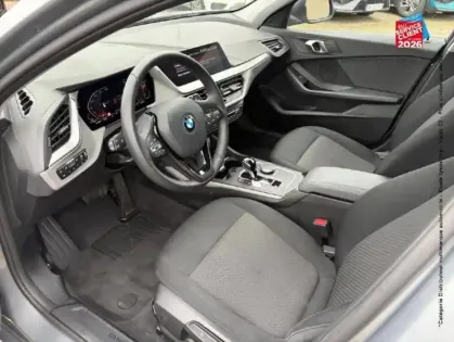 Photo 14 BMW Serie 1 Série 1 116iA 109ch Business Design DKG7 Camera GPS