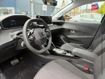 Photo 14 Peugeot 208  e- 156ch Style
