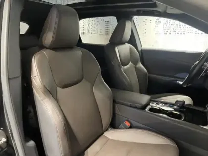 Photo 14 Lexus RX  450h+ Luxe 4WD Pack Technologie
