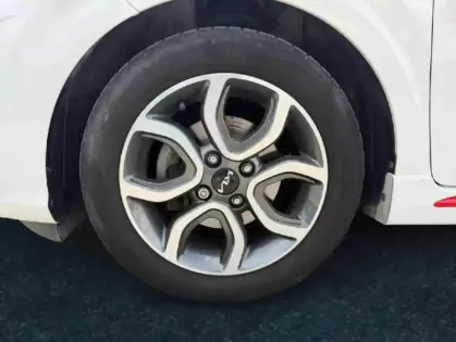 Photo 8 Kia Picanto  1.2 DPi 84ch GT Line