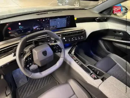 Photo 14 Peugeot 3008  1.2 Hybrid 145ch Allure e-DCS6