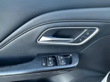 Photo 11 Mg ZS  Hybrid+ 197ch Luxury