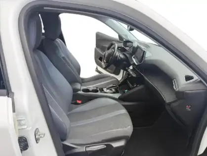 Photo 14 Peugeot 2008  1.2 PureTech 130ch S&S Allure Business EAT8