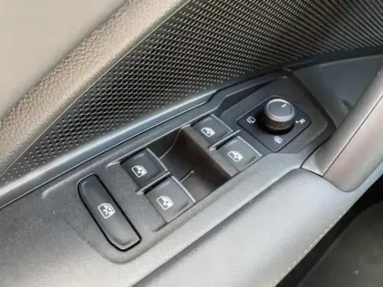 Photo 9 Volkswagen Tiguan  1.5 eHybrid 204ch Elegance DSG6