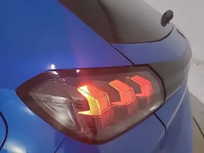Photo 43 Peugeot 208  Electrique 50 kWh 136ch
