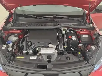 Photo 28 Peugeot 2008  PureTech 130 S&S EAT8