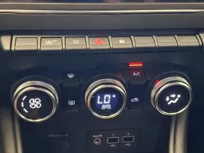 Photo 44 Renault Captur  TCe 155 EDC FAP