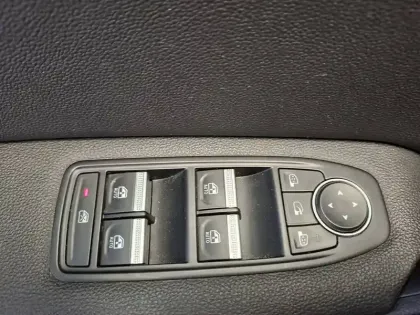 Photo 16 Renault Captur  TCe 155 EDC FAP