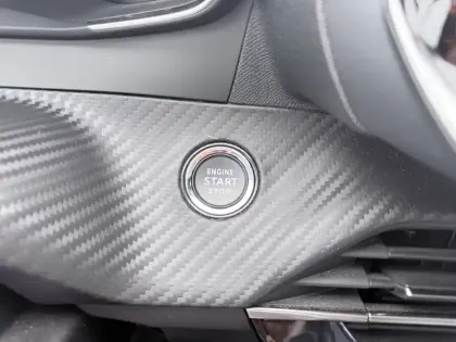 Photo 33 Peugeot 2008  PureTech 100 S&S BVM6