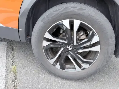 Photo 31 Peugeot 2008  PureTech 100 S&S BVM6