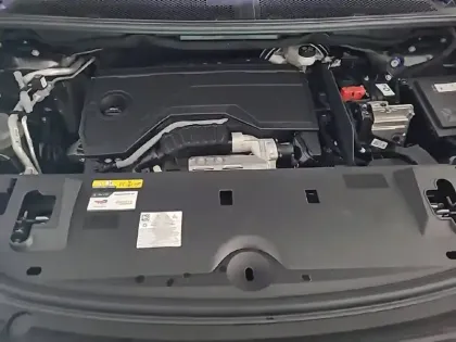 Photo 14 Peugeot 5008  Hybrid 145 ch e-DCS6