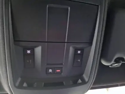 Photo 28 Peugeot 5008  Hybrid 145 ch e-DCS6