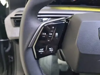 Photo 20 Peugeot 5008  Hybrid 145 ch e-DCS6