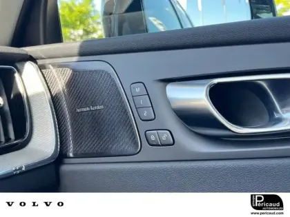 Photo 15 Volvo XC60  T6 AWD Hybride rechargeable 253 ch+145 ch Geartronic 8
