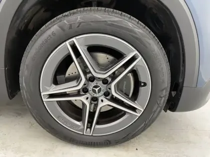 Photo 12 Mercedes GLB  200 d 8G-DCT